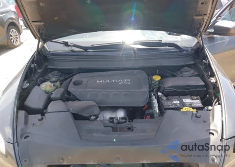 2015 Jeep Cherokee Latitude z USA, uszkodzony, nr VIN 1C4PJLCB8FW656513